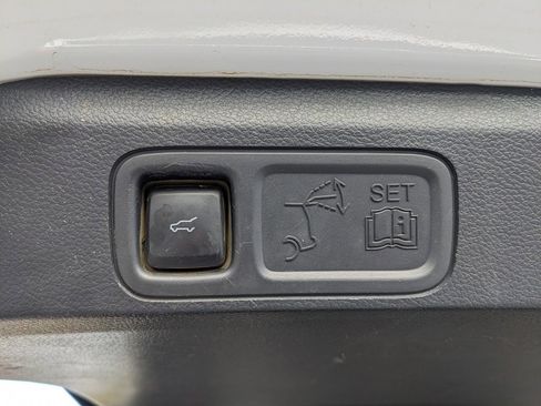 Used 2022 Ford Expedition XLT image 46