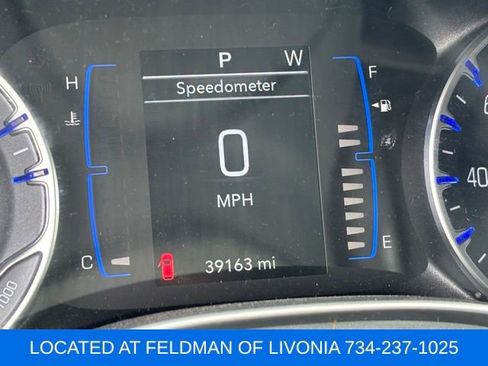 Used 2018 Chrysler Pacifica Touring-L w/ Premium Audio Group FWD image 8