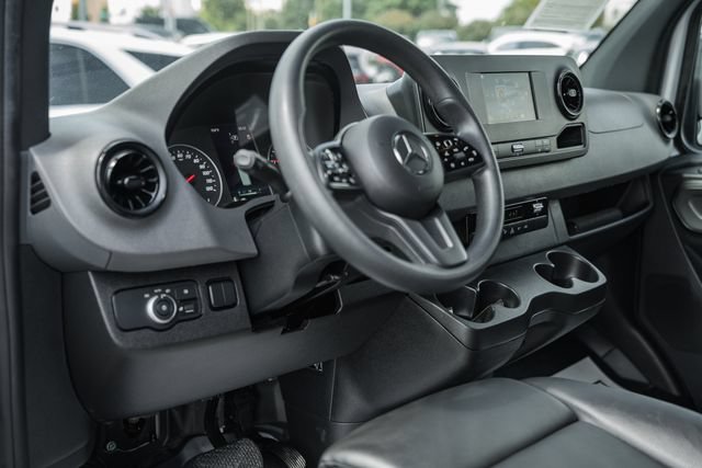 Used 2024 Mercedes-Benz Sprinter 2500 image 18