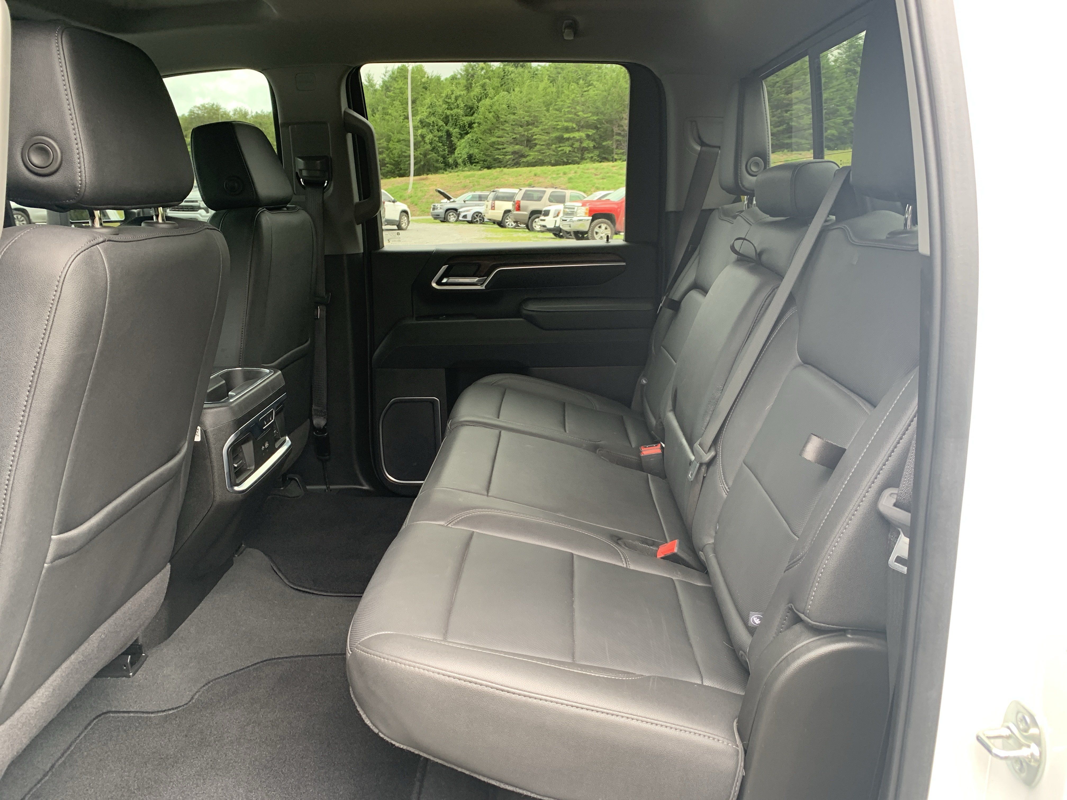 Used 2025 GMC Sierra 2500 SLT w/ SLT Premium Package AWD/4WD image 19