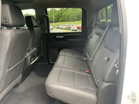 Used 2025 GMC Sierra 2500 SLT w/ SLT Premium Package AWD/4WD image 19