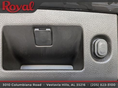Used 2020 Cadillac Escalade Luxury RWD image 16