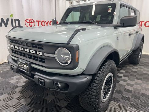 Used 2024 Ford Bronco Black Diamond w/ Sasquatch Package image 3