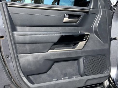 Used 2024 Toyota Tundra Limited image 21