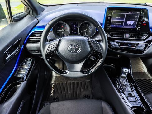 Used 2020 Toyota C-HR XLE FWD image 23