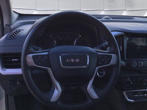 Used 2024 GMC Terrain SLE w/ Driver Convenience Package image 9