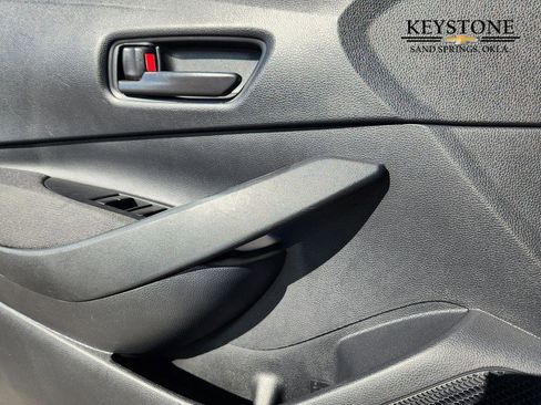 Used 2025 Toyota Corolla LE image 24