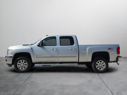 Used 2013 Chevrolet Silverado 2500 LTZ w/ LTZ Plus Package AWD/4WD image 2