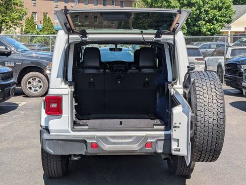 Used 2021 Jeep Wrangler Unlimited Sahara AWD/4WD image 27