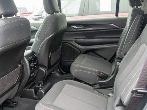 Used 2023 Jeep Grand Cherokee L Laredo w/ Luxury Tech Group I AWD/4WD image 8