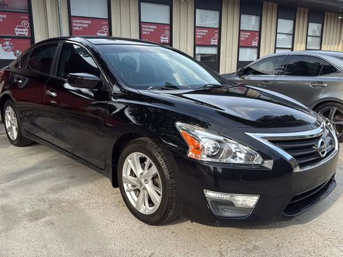 Used 2013 Nissan Altima 2.5 SV FWD image 3