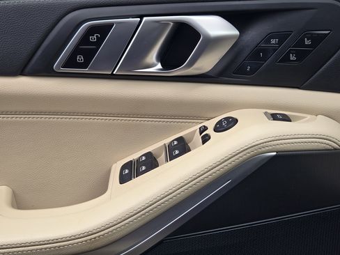 Used 2021 BMW X5 xDrive40i w/ Premium Package 2 image 33