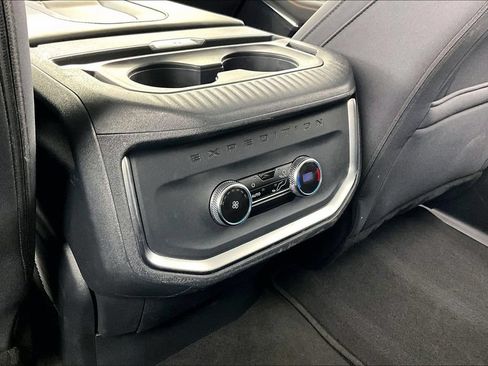 Certified 2025 Ford Expedition Active AWD/4WD image 34