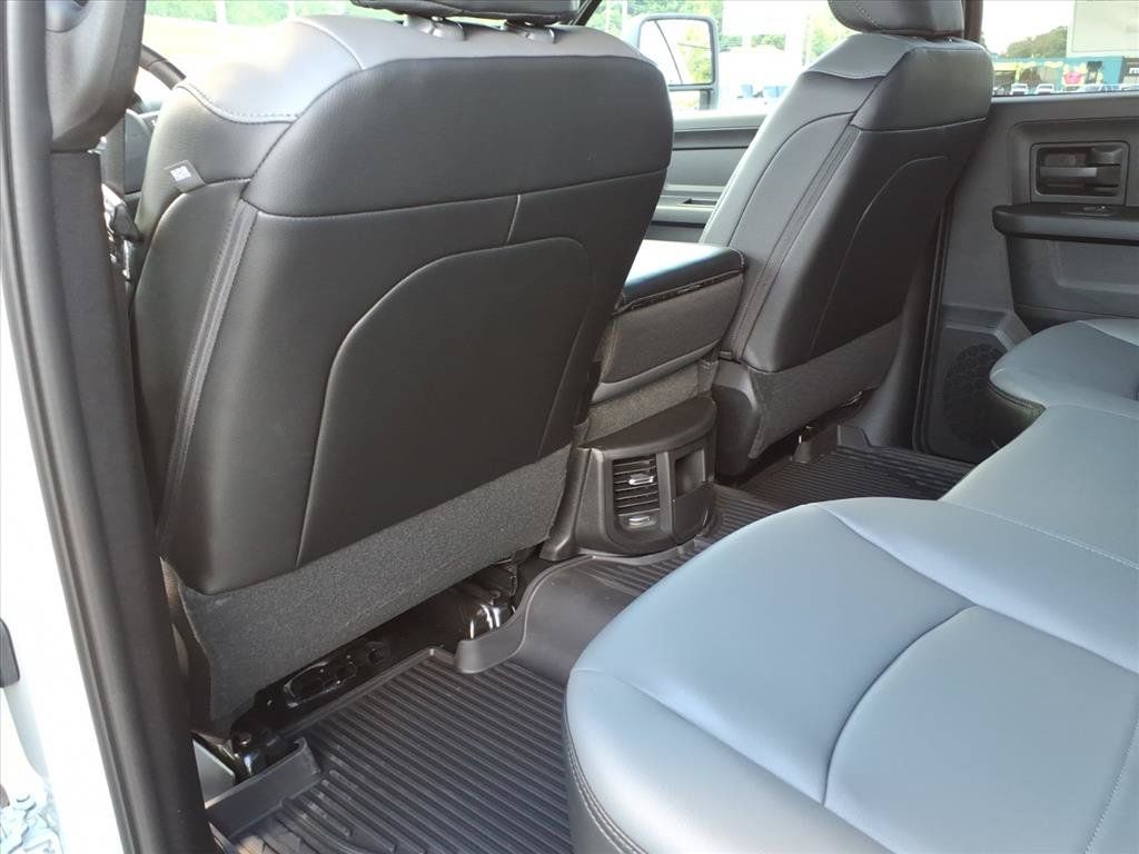New 2026 RAM 2500 Tradesman w/ Chrome Appearance Group AWD/4WD image 15