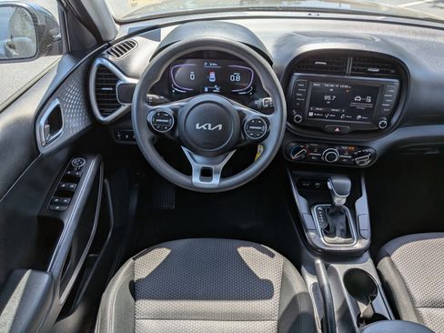 Used 2024 Kia Soul LX w/ Option Group 015 FWD image 29