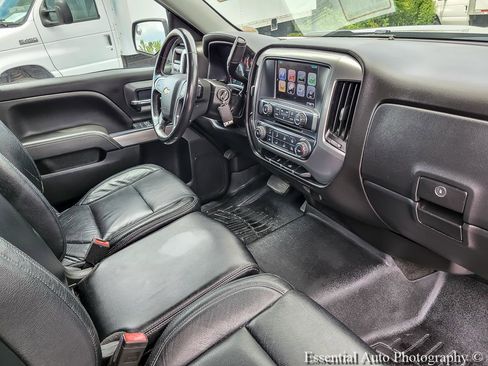 Used 2018 Chevrolet Silverado 1500 LT AWD/4WD image 30