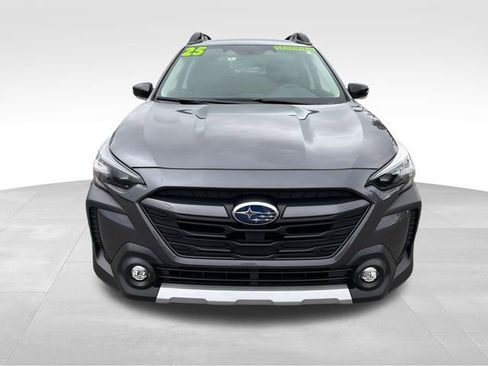 Used 2025 Subaru Outback Limited AWD/4WD image 2