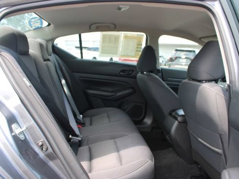 Used 2024 Nissan Altima 2.5 SV FWD image 31