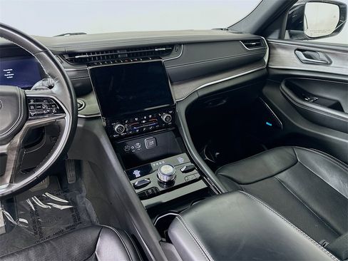 Used 2022 Jeep Grand Cherokee Overland image 19