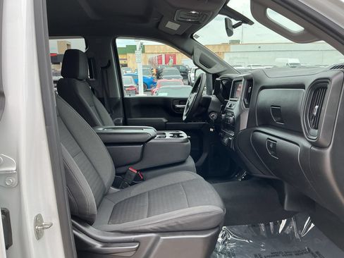 Used 2022 Chevrolet Silverado 2500 Custom w/ Custom Value Package AWD/4WD image 28