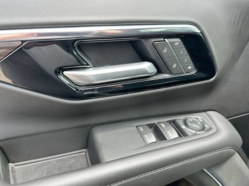 Used 2025 Chevrolet Tahoe LT AWD/4WD image 13