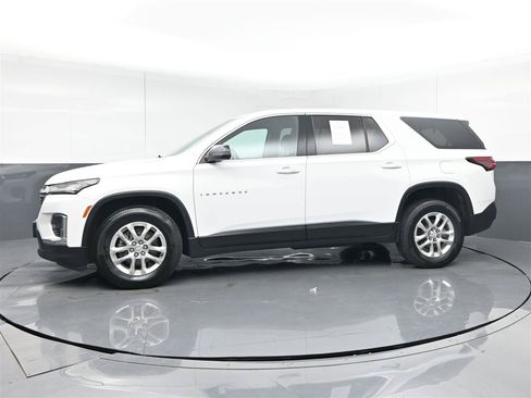 Used 2022 Chevrolet Traverse LS FWD image 8