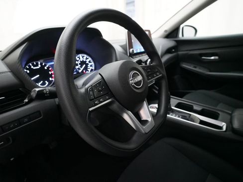 Used 2024 Nissan Sentra SV FWD image 8