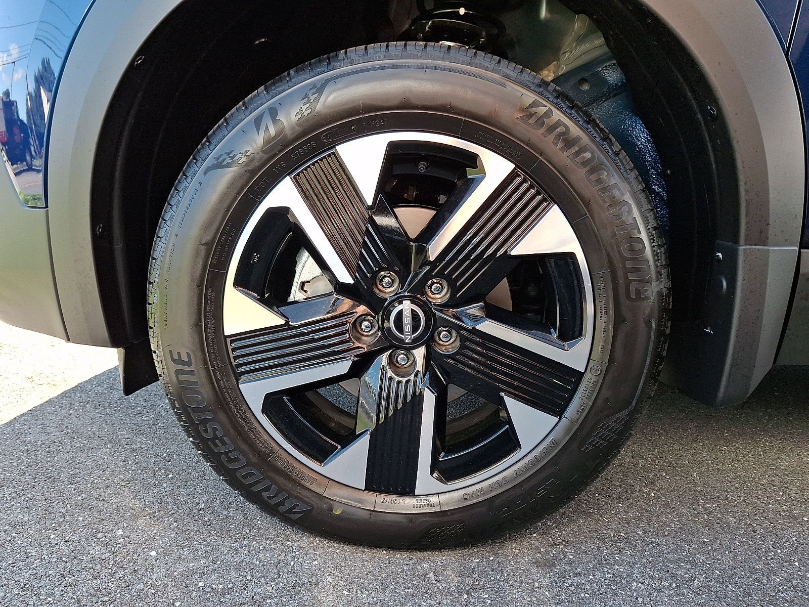 New 2027 Nissan Kicks SV w/ SV Premium Package AWD/4WD image 4