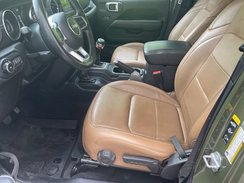 Used 2021 Jeep Wrangler Unlimited Sahara w/ Dual Top Group AWD/4WD image 13