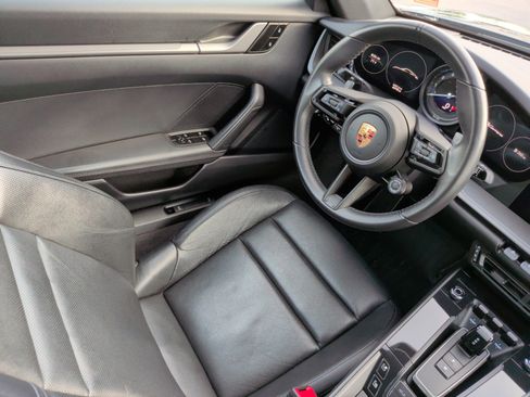 Used 2020 Porsche 911 Carrera RWD image 33