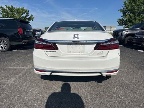 Used 2016 Honda Accord EX-L image 10
