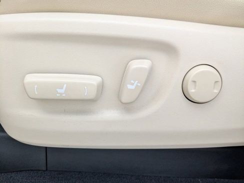 Used 2023 Lexus GX 460 Premium w/ Accessory Package image 20