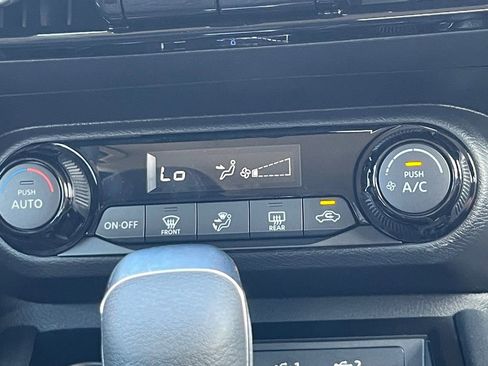 New 2026 Nissan Kicks SV w/ Charging Package image 4