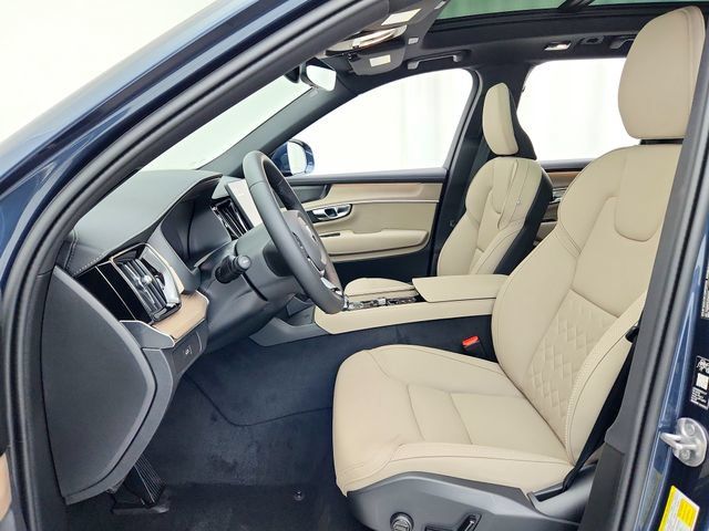 New 2026 Volvo XC90 B6 Plus w/ Protection Package Premier AWD/4WD image 17