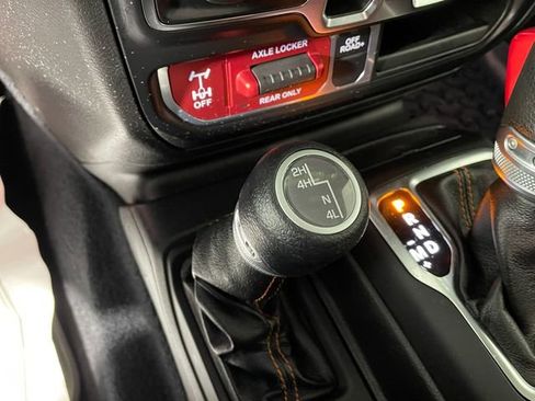 Certified 2021 Jeep Gladiator Mojave image 11