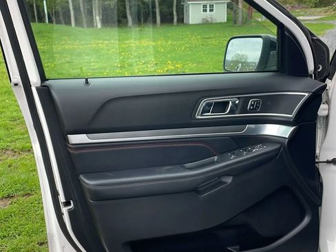 Used 2018 Ford Explorer Sport w/ Equipment Group 401A AWD/4WD image 12