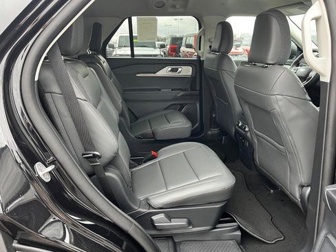 New 2025 Ford Explorer Active w/ Active Comfort Package image 4