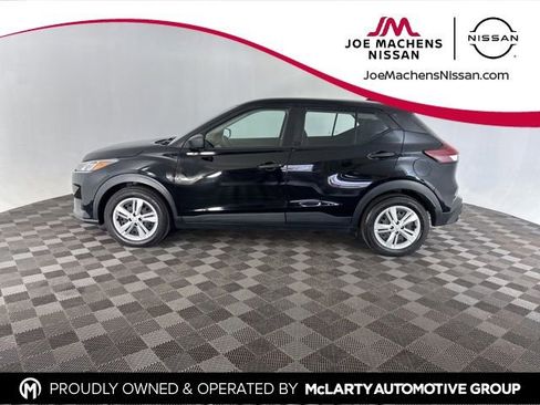 Certified 2021 Nissan Kicks S image 8