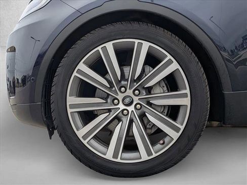 Used 2022 Land Rover Discovery S image 24