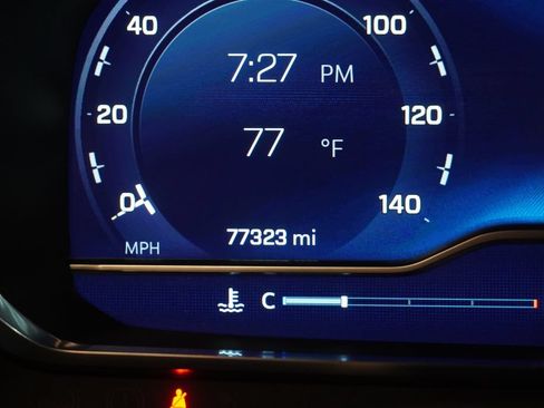 Used 2023 Chevrolet Tahoe Z71 w/ Luxury Package AWD/4WD image 5
