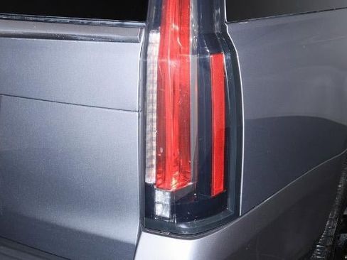 Used 2019 Cadillac Escalade ESV Premium Luxury image 11