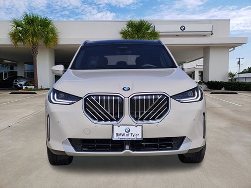 Used 2025 BMW X3 xDrive30i w/ Premium Package AWD/4WD image 2