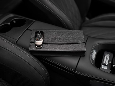 Used 2025 Mercedes-Benz GLS 63 AMG 4MATIC image 90