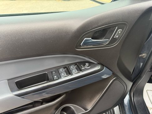 Used 2019 Chevrolet Colorado Z71 image 12