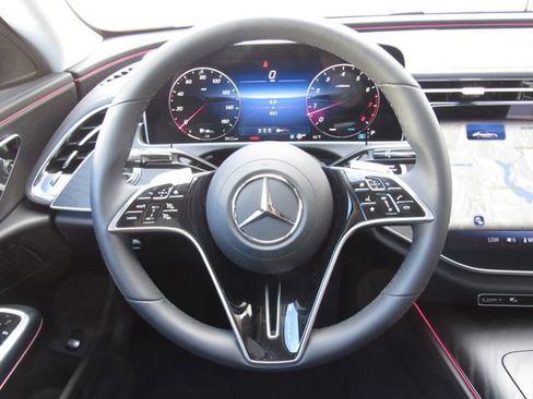 Used 2025 Mercedes-Benz E 450 4MATIC Sedan image 25