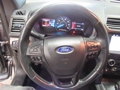 Used 2019 Ford Explorer XLT w/ Equipment Group 202A AWD/4WD image 16