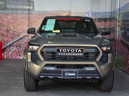Used 2024 Toyota Tacoma TRD Sport image 3