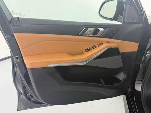 Used 2026 BMW X5 xDrive40i w/ M Sport Package image 12