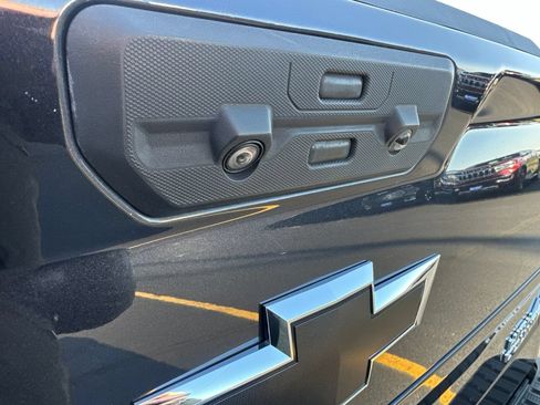 Used 2022 Chevrolet Silverado 1500 High Country w/ Z71 Off-Road Package AWD/4WD image 31
