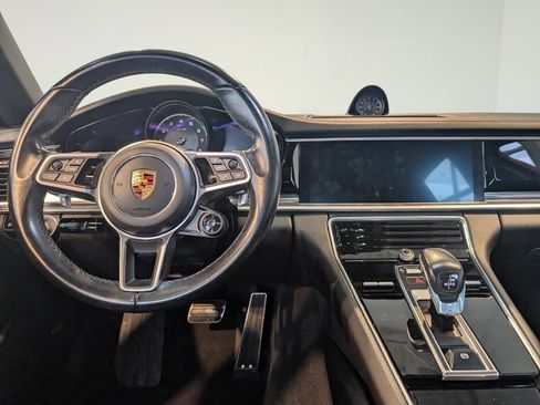 Used 2018 Porsche Panamera 4S image 16